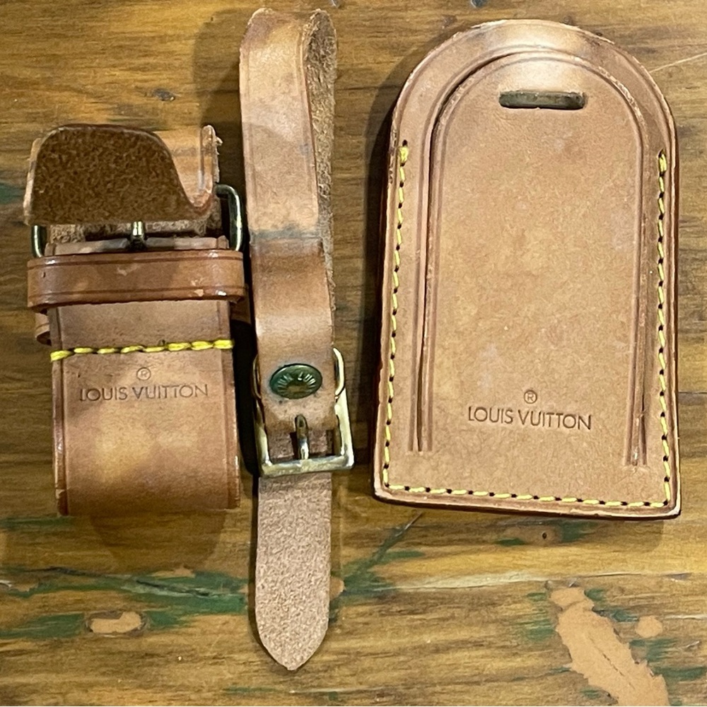 Louis Vuitton Leather Luggage Tag